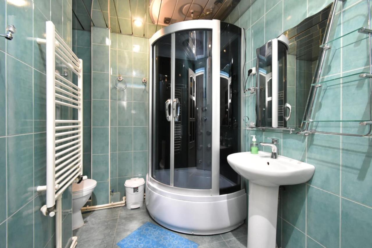 Guesthouses Opera Erevan Esterno foto