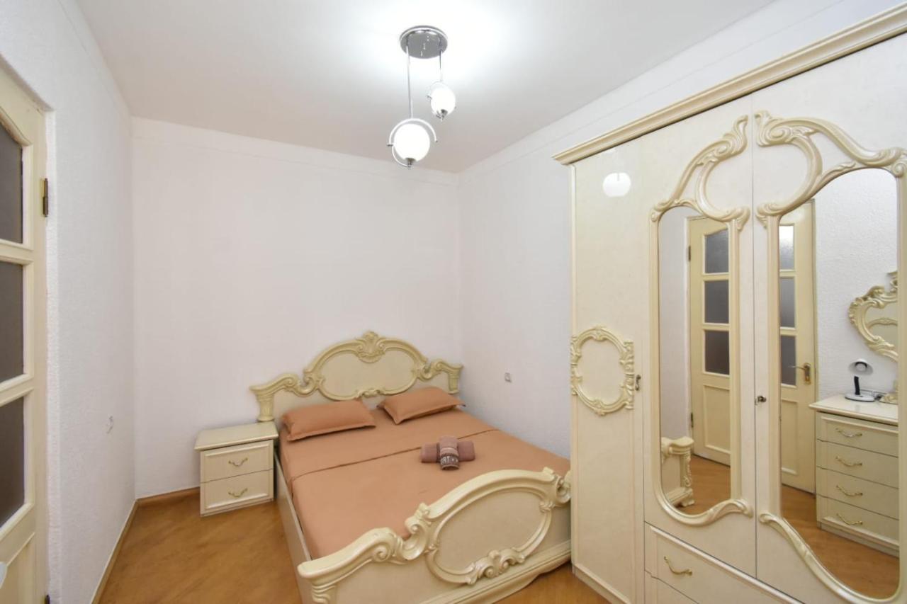 Guesthouses Opera Erevan Esterno foto