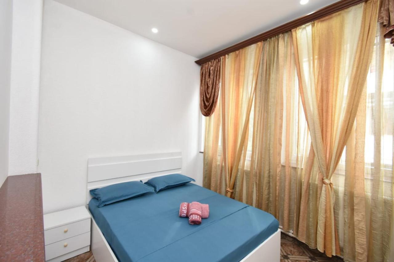 Guesthouses Opera Erevan Esterno foto