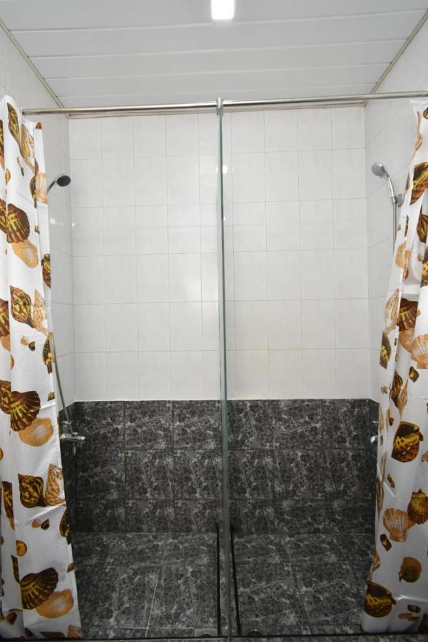 Guesthouses Opera Erevan Esterno foto