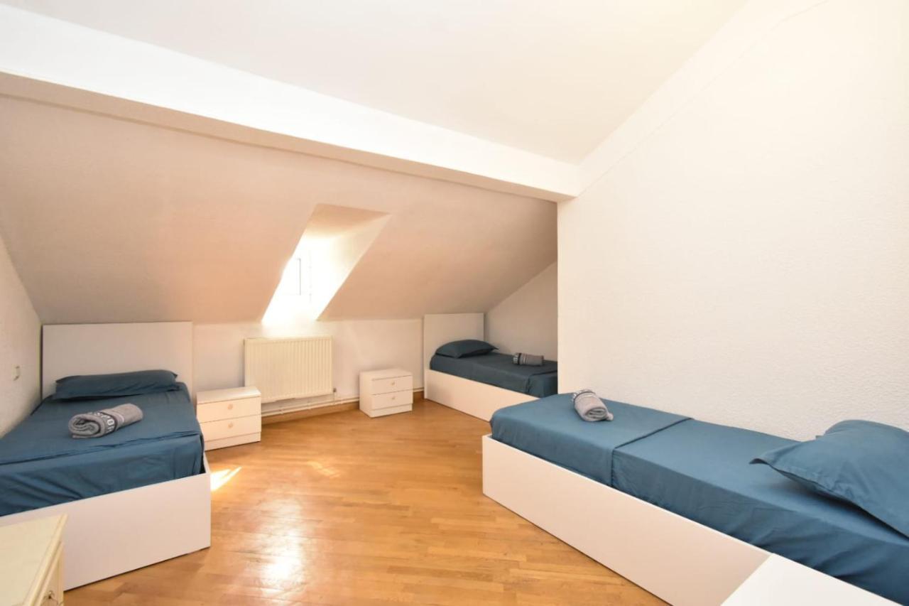 Guesthouses Opera Erevan Esterno foto