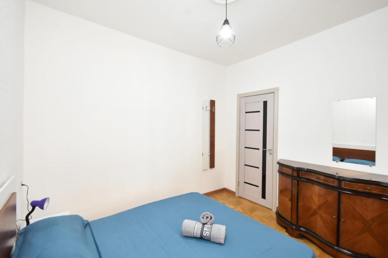 Guesthouses Opera Erevan Esterno foto