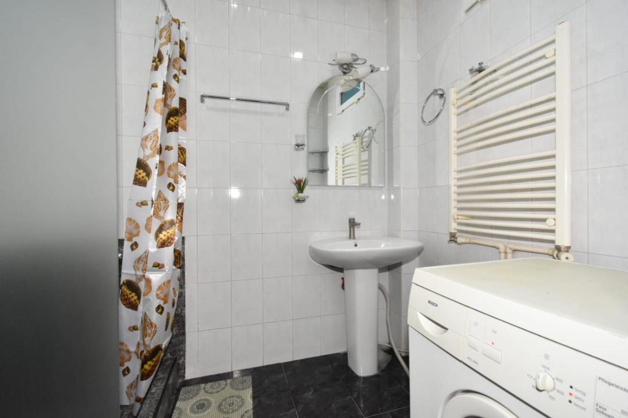 Guesthouses Opera Erevan Esterno foto