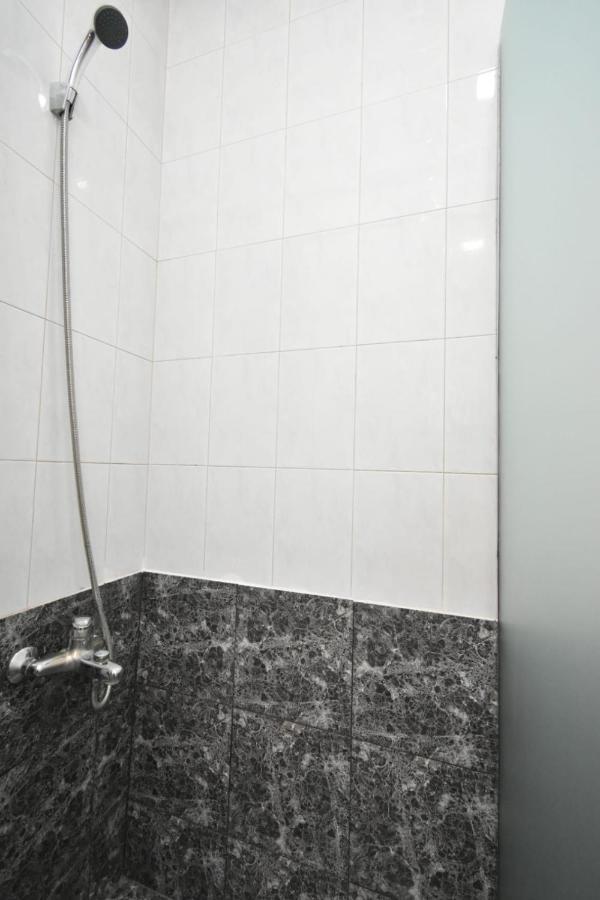 Guesthouses Opera Erevan Esterno foto