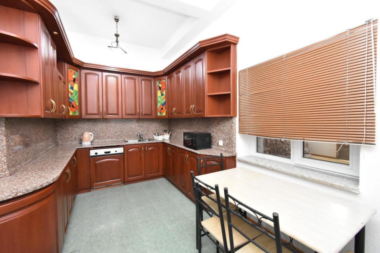 Guesthouses Opera Erevan Esterno foto