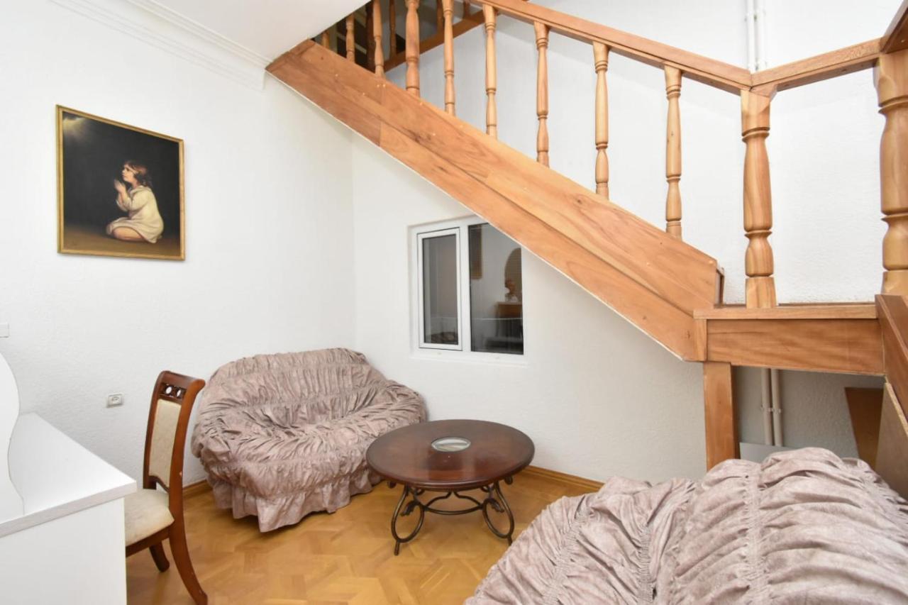 Guesthouses Opera Erevan Esterno foto